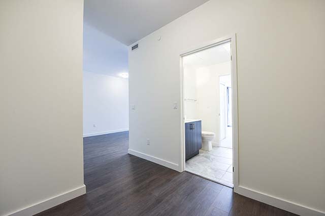 Spacious 1 bedroom + den condo in uptown core