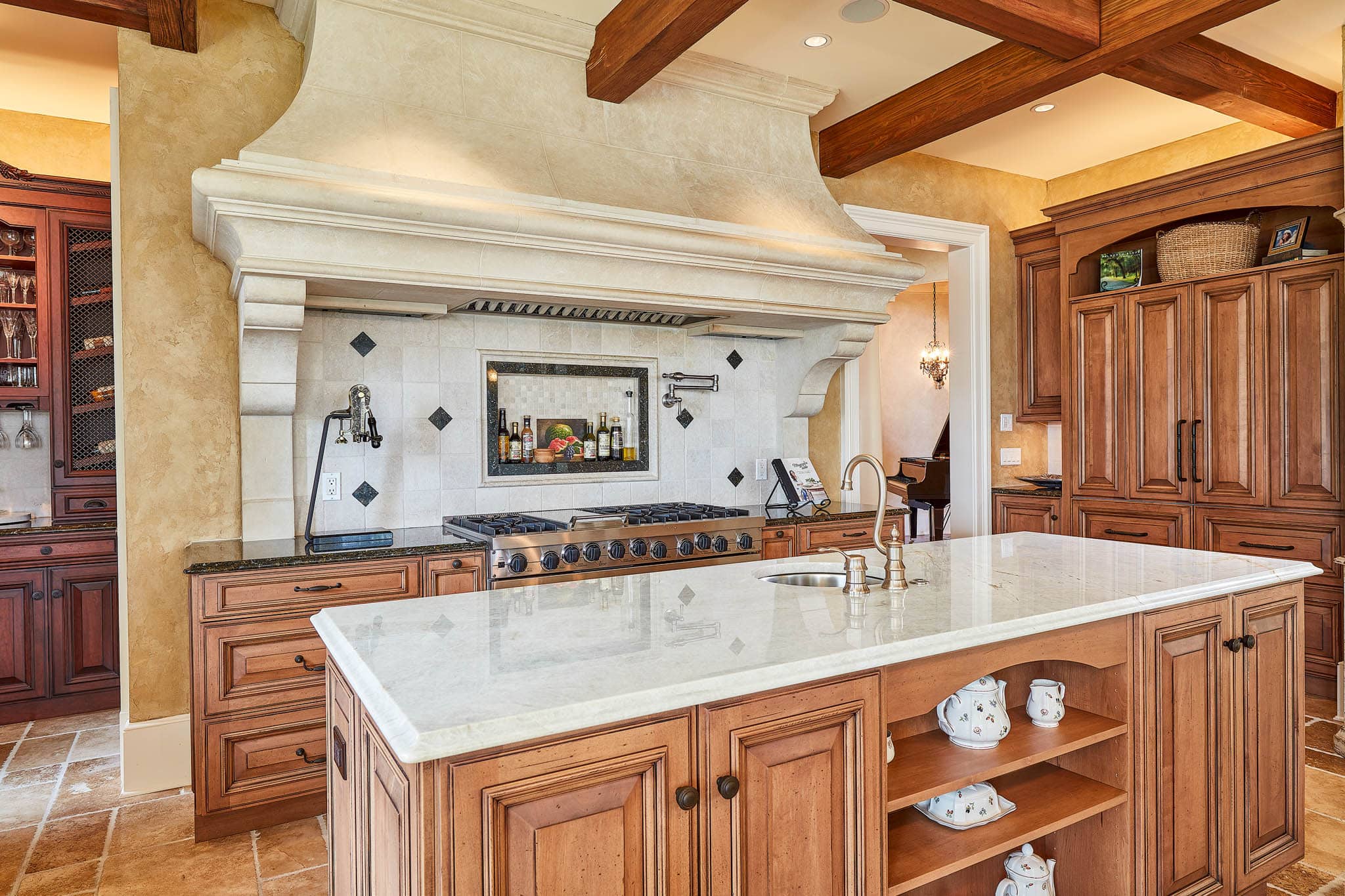 Large centerpiece island and stove top