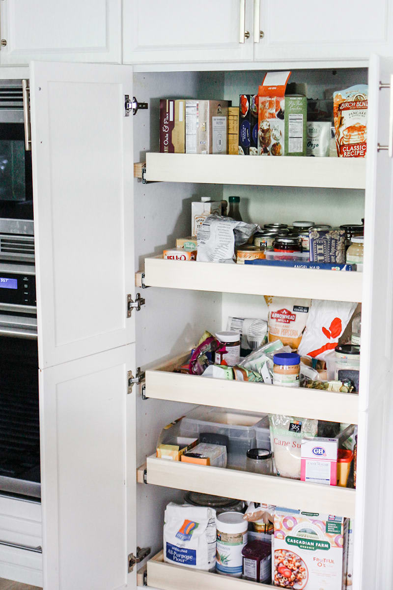 https://res.cloudinary.com/luxuryp/images/f_auto,q_auto/g91vi4iil94nbqyqvofs/modern-pantry-organization-hacks-before-1