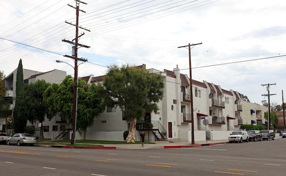 7340 Haskell Ave - 16 Units