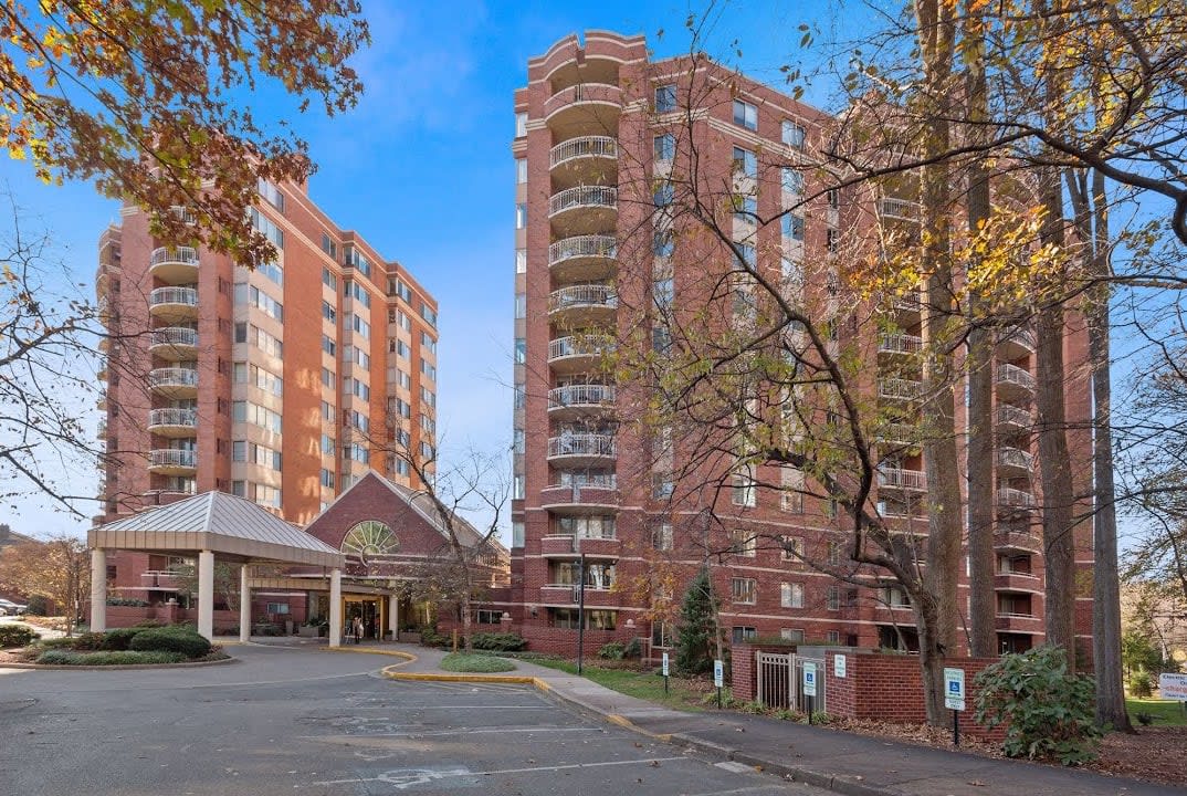 Fallswood Condo, North Bethesda, MD