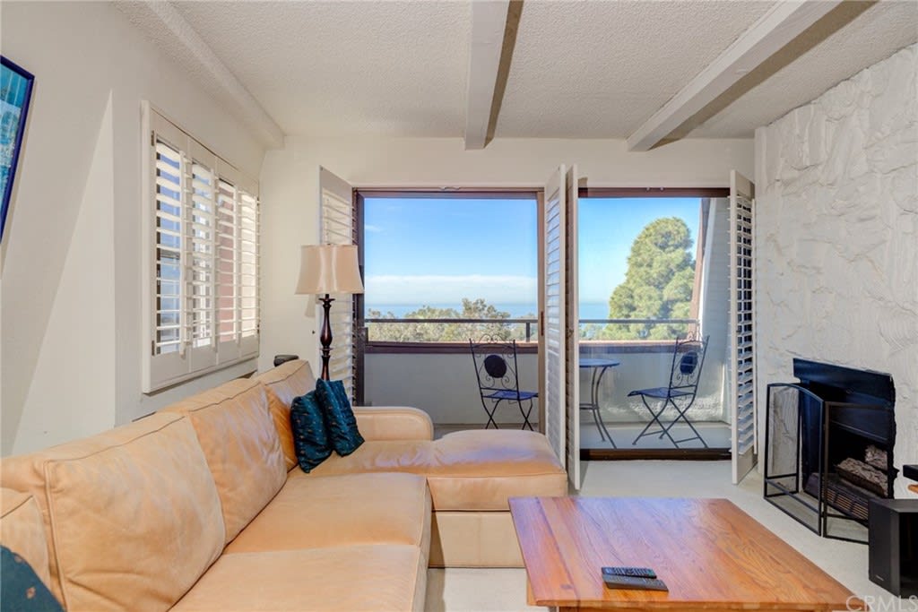 2357 Palos Verdes Drive W Unit: 7