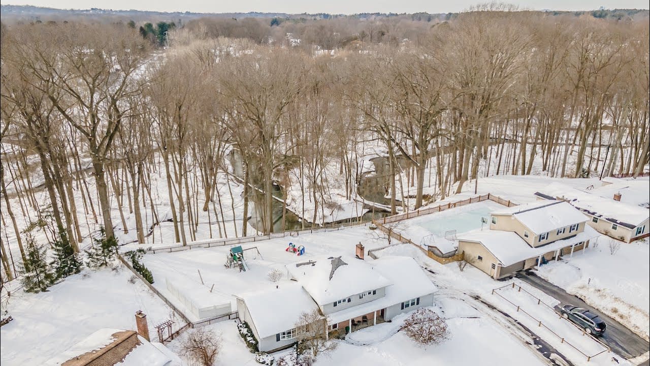 90 Brentwood Lane, Fairport, NY Tour & Valentine's Day Contest!