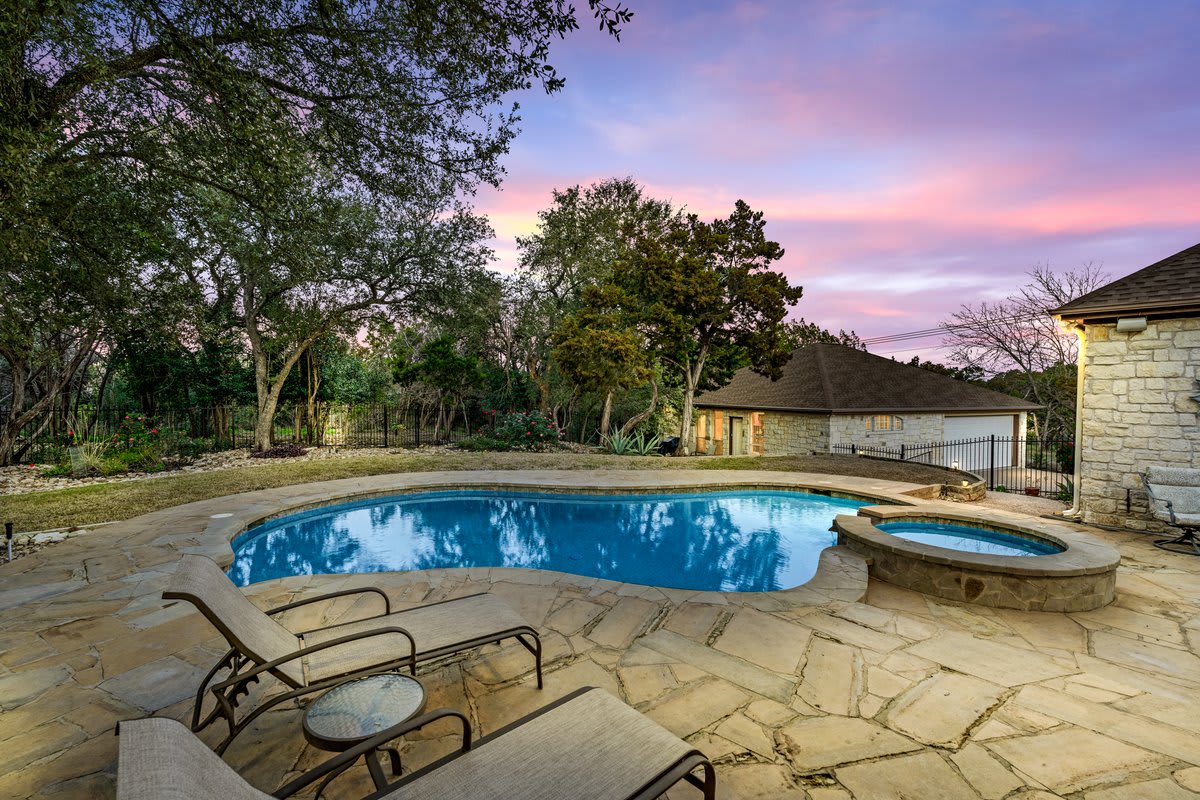 Hill Country Oasis