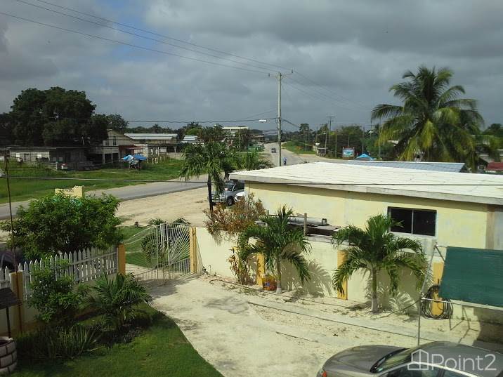 Corozal Gem - 2300 sq ft, 2 story, 4 bed, 4 bath single-family home 