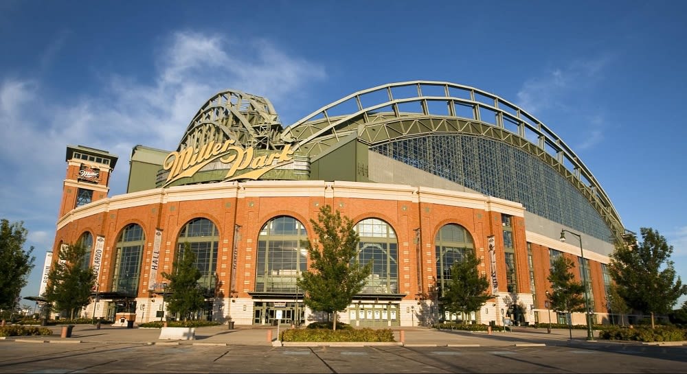 Milwaukee Brewers - Lucky fans at Potawatomi Hotel & Casino got a