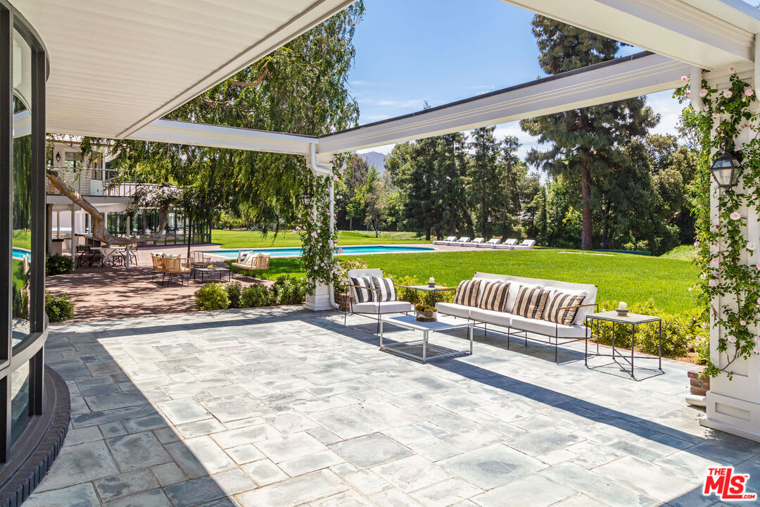 Bob Hope's Glistening Toluca Lake Estate near Hollywood for Sale for $29M. See It