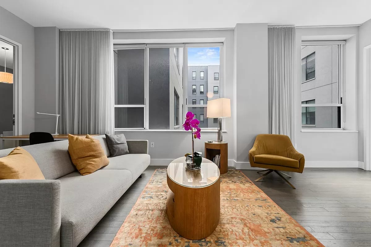 416 West 52nd Street Unit: 404