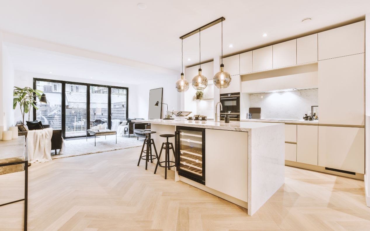 Open Plan Kitchen with Living Room