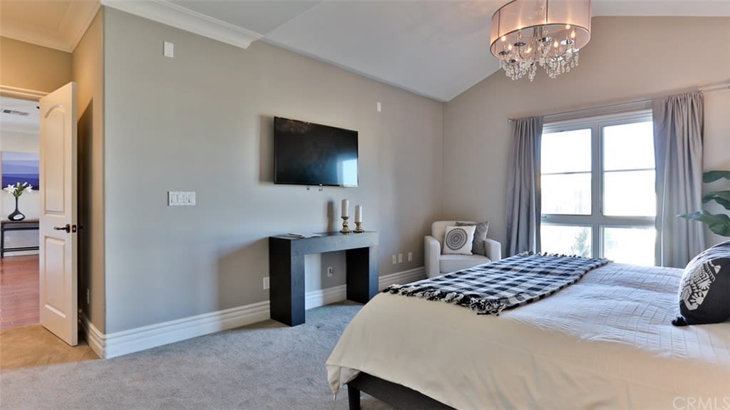 12026 Hoffman St #401