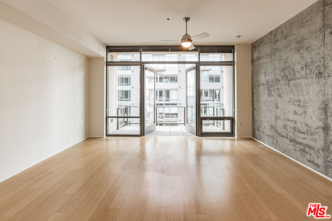 1111 S Grand Ave #1205