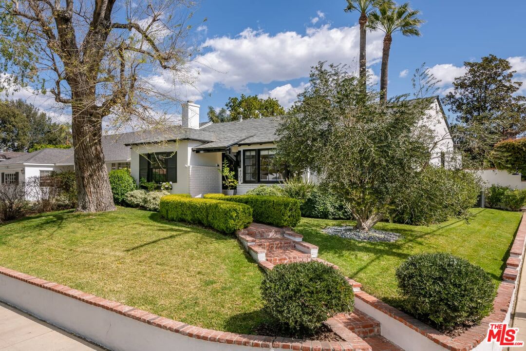 Designer Home in Heart of Tujunga Village