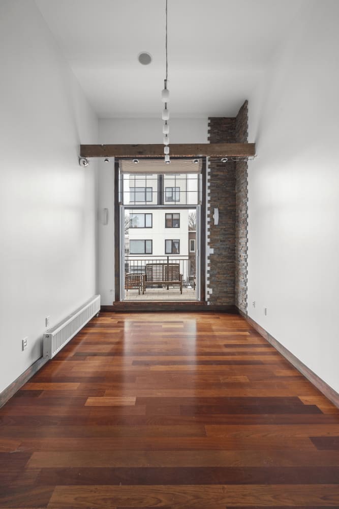 605 Manhattan Avenue Unit: 4