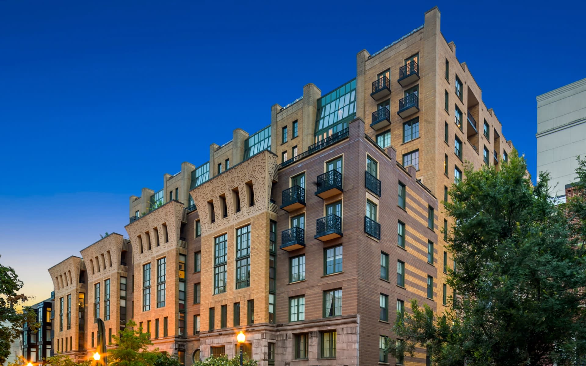 Whitman Condominiums Dylan White