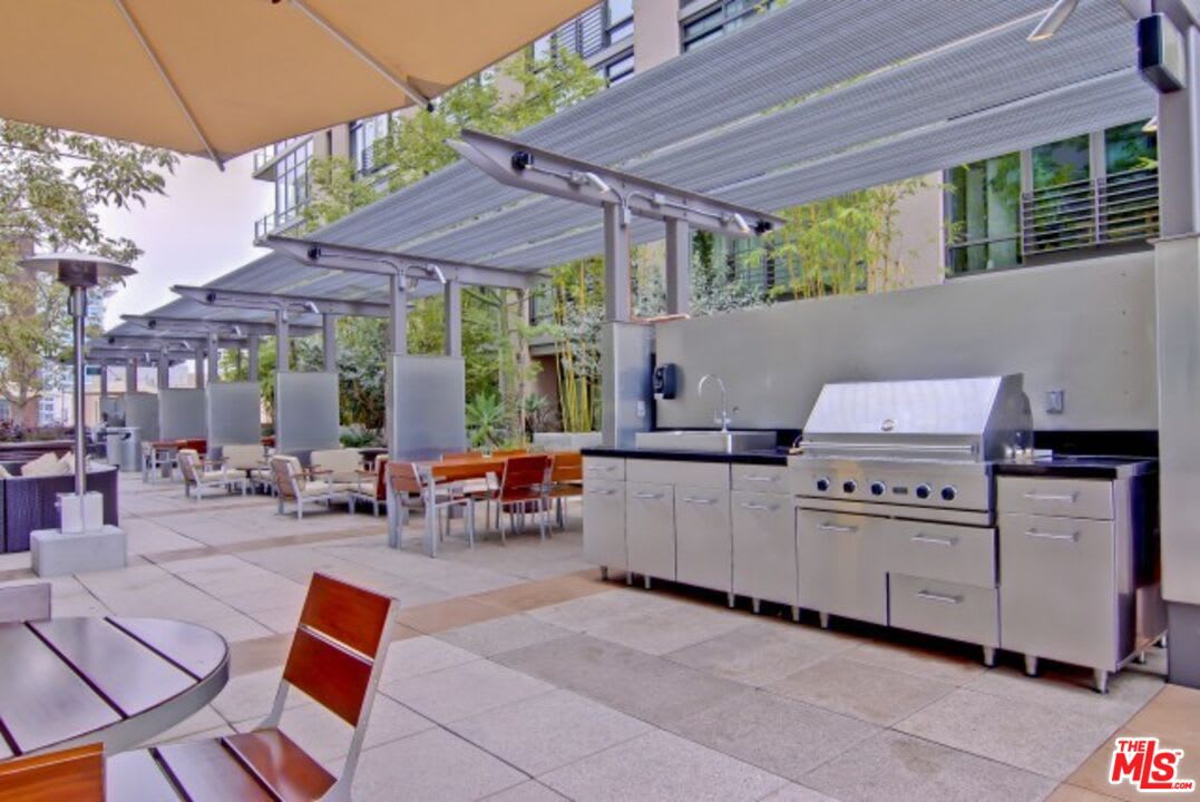 1111 S Grand Ave #1205