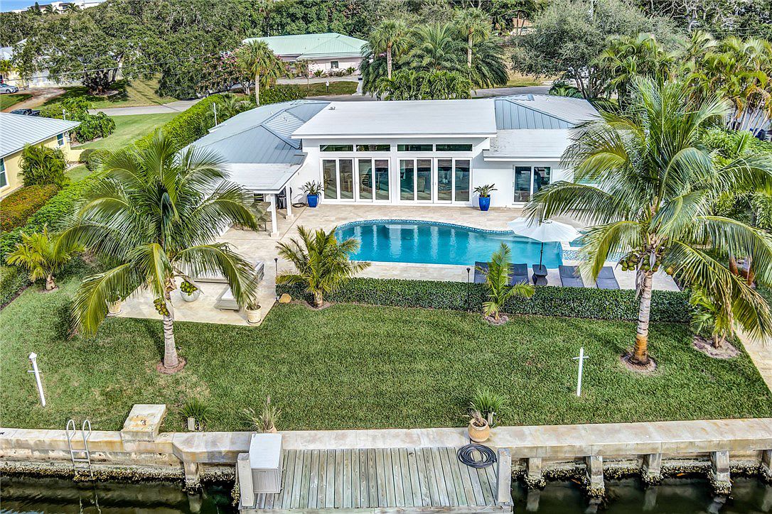 4601 Sunset Drive, Vero Beach, Florida