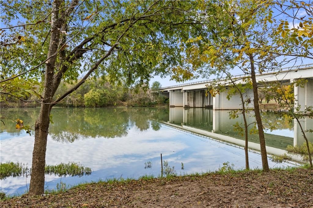 832 US Hwy 281  | 2.28 ACRES