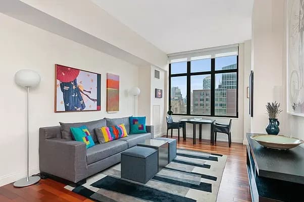 101 West 24th Street Unit: 31H