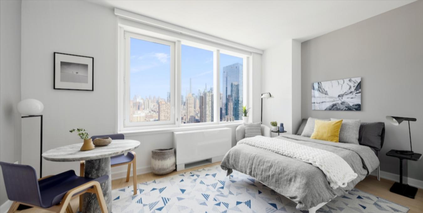 W 38th St