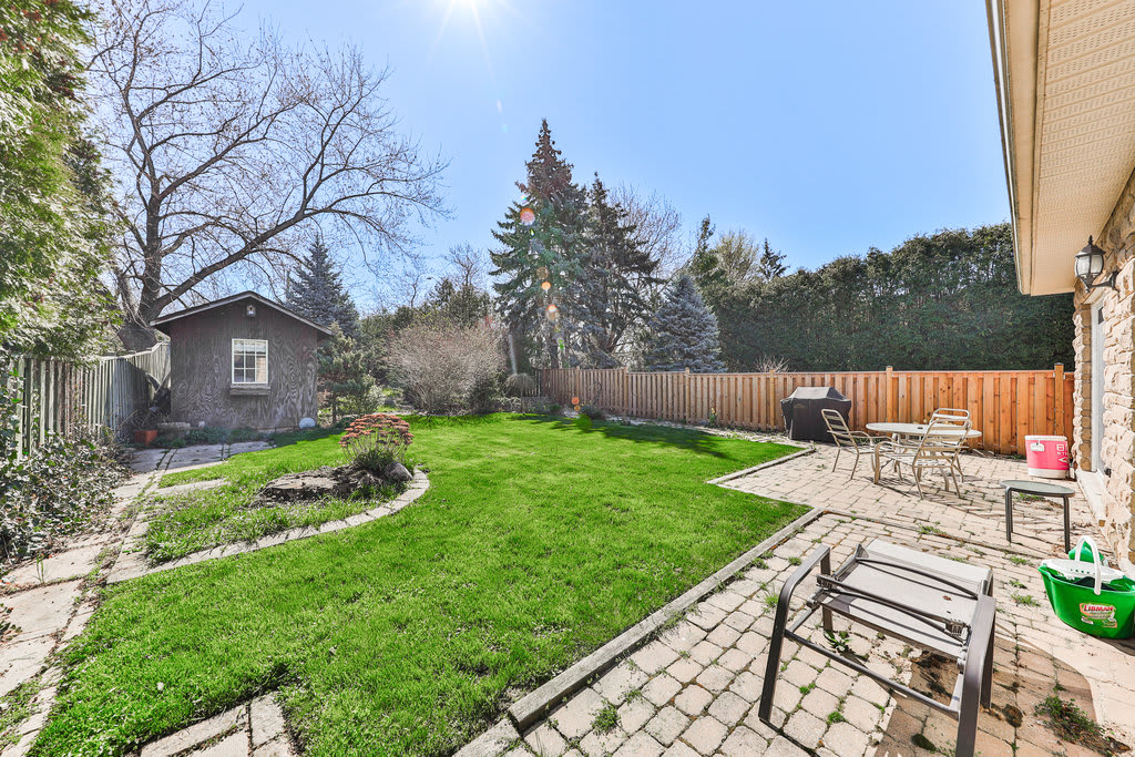 3210 Victoria Street, Oakville