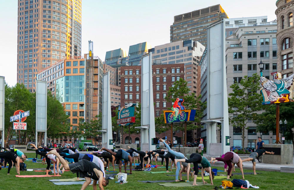 Walk along the Rose Kennedy Greenway