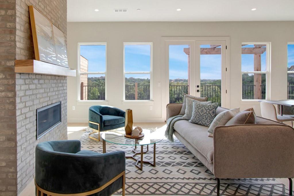 2601 N Quinlan Park Rd, #301