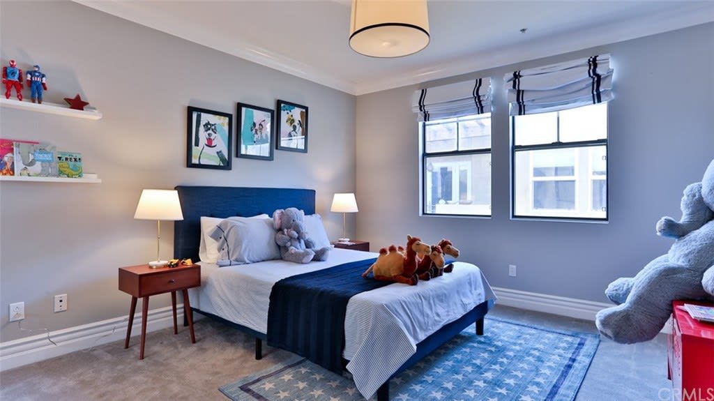 12026 Hoffman St #401