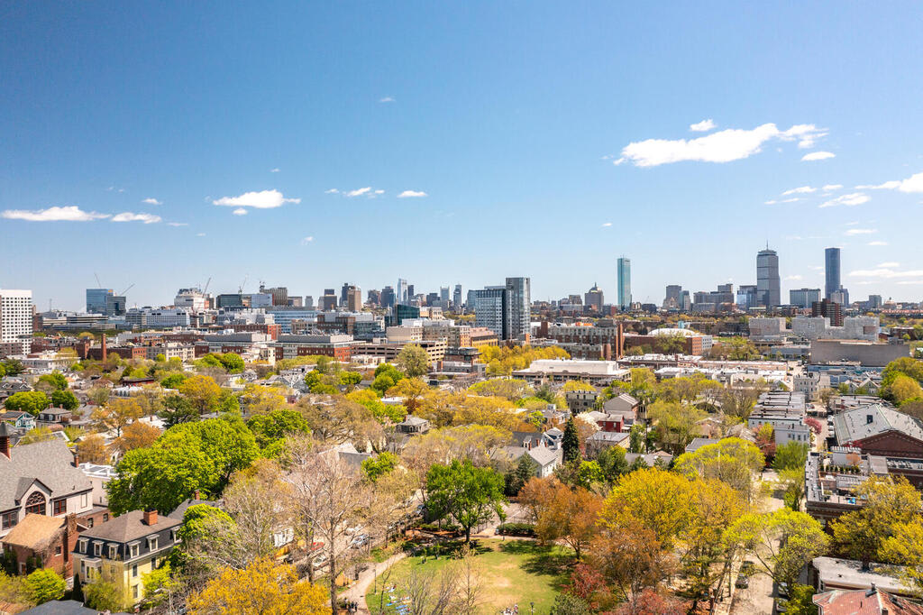 Sandrine Deschaux I RE/MAX Destiny I Cambridge Real Estate Agent