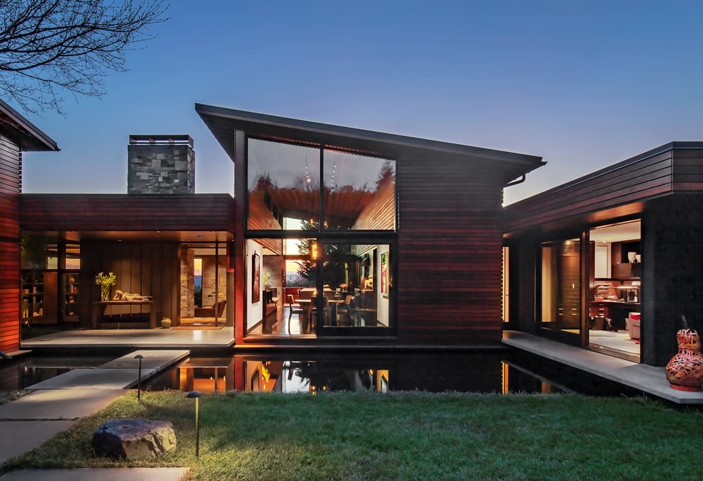 Contemporary Clyde Hill Home