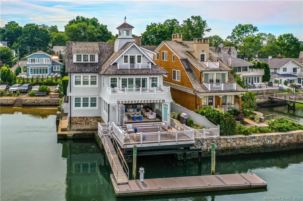 New Canaan Real Estate Agent Rachel Walsh