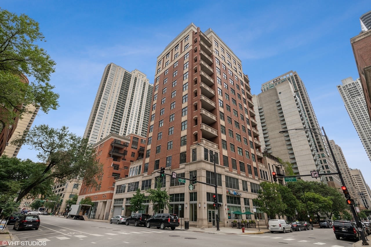 30 W Erie  Street, Unit 1001