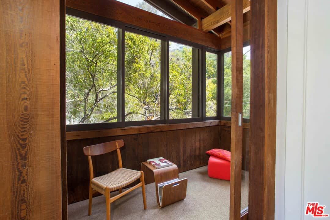 10274 Chrysanthemum Ln