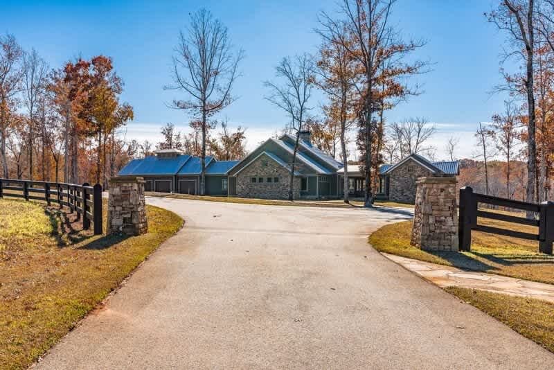 Welcome to the Triple G Hunting Lodge