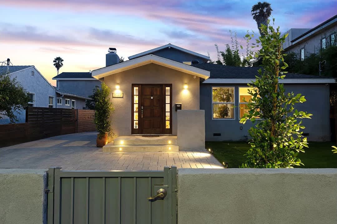 Presenting 1427 Walgrove Avenue LA 90066