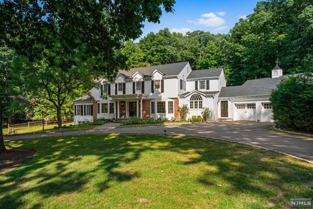 645 Winding Hollow Dr. Franklin Lakes