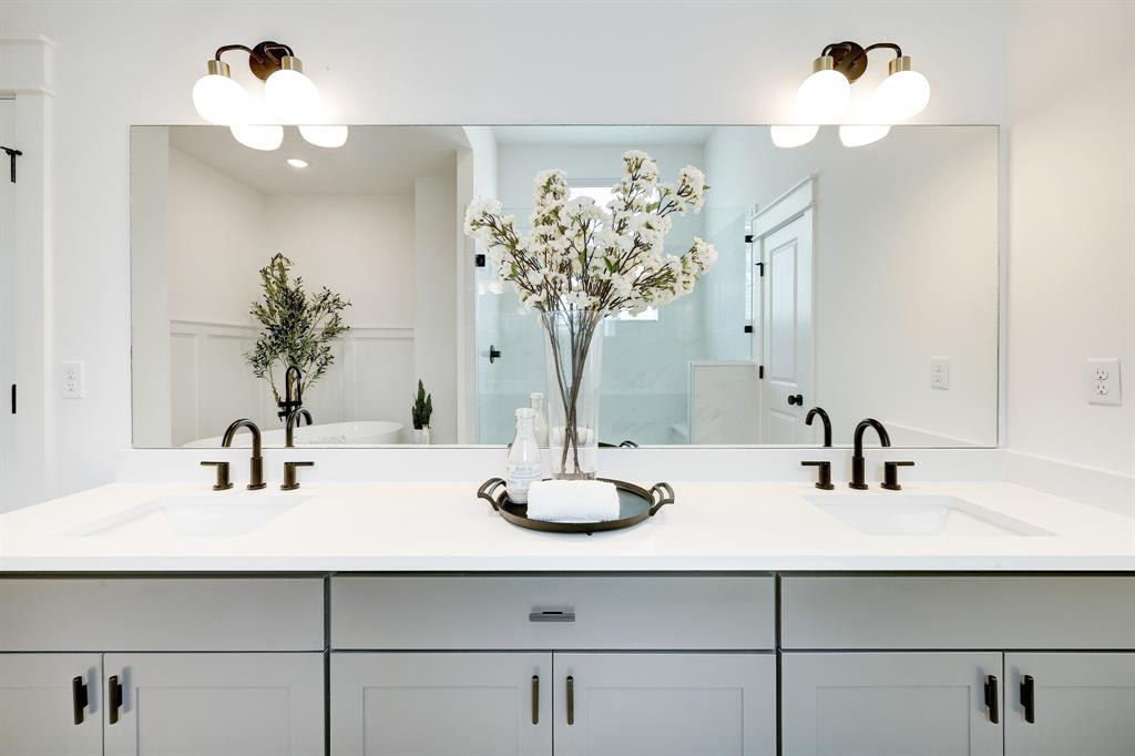 master bathroom with 2 faucets 