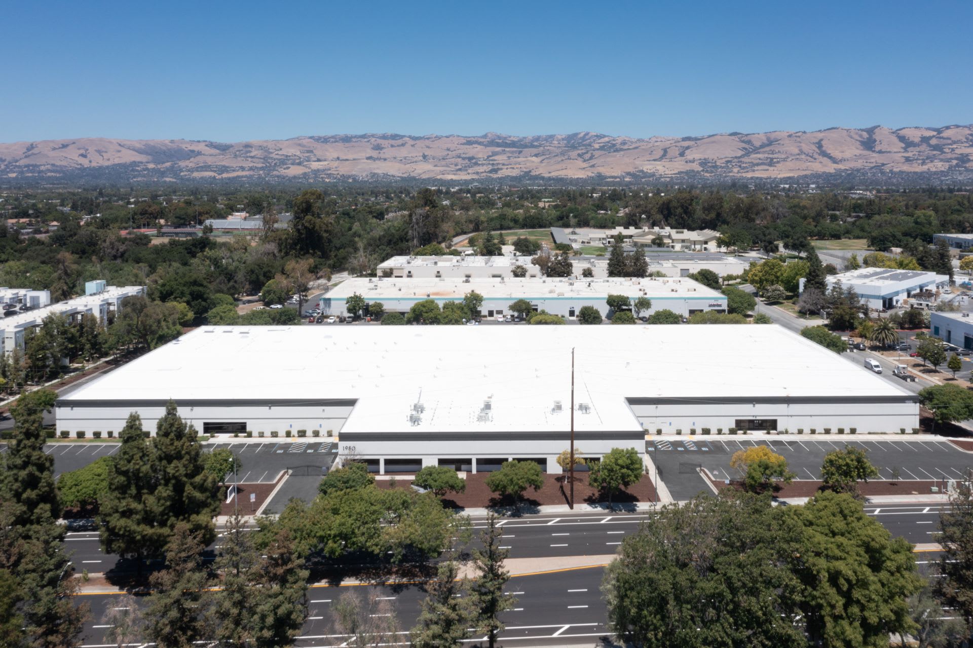 132,721 SF Value-Add Industrial Building Sold to Investor