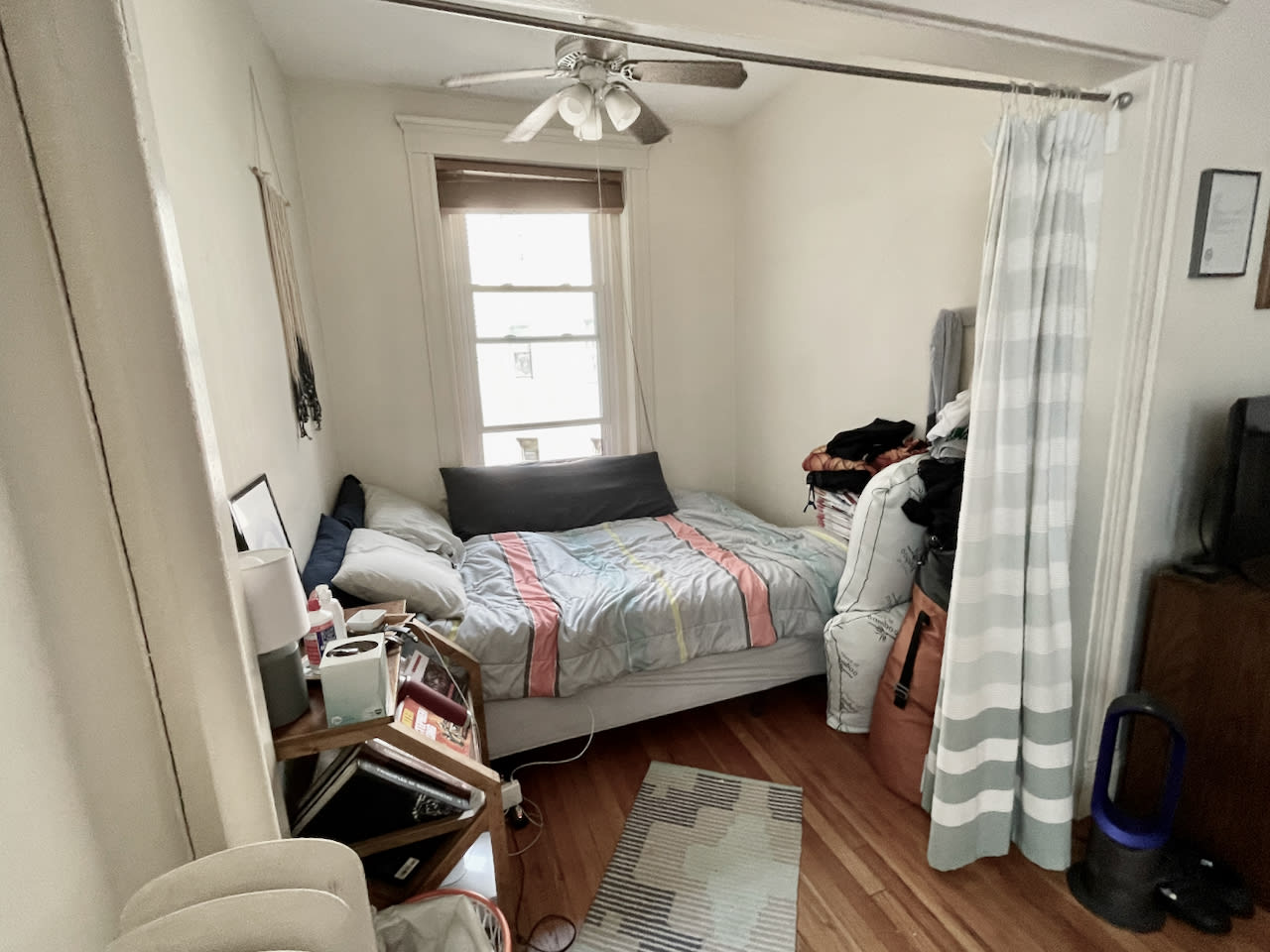 Park Drive - Studio W. Alcove - heat and hot water included - JULY! 