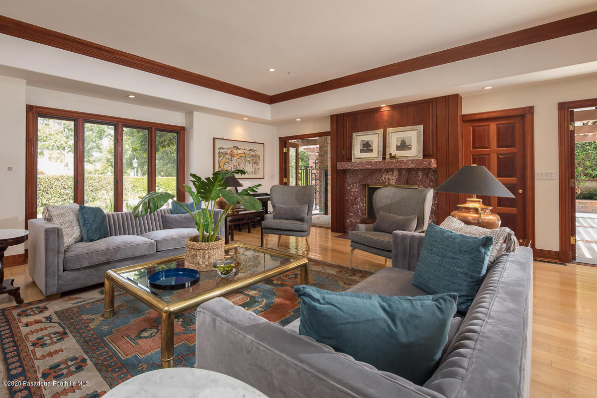 155 South San Rafael Ave