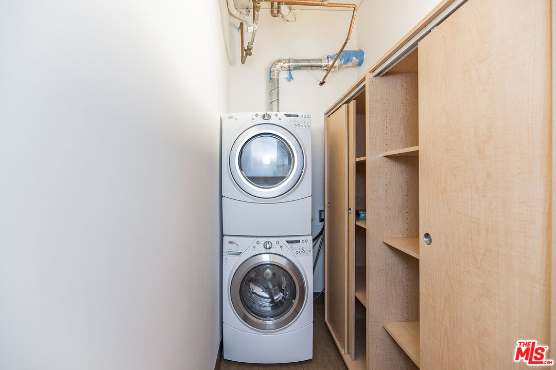 1111 S Grand Ave #1205