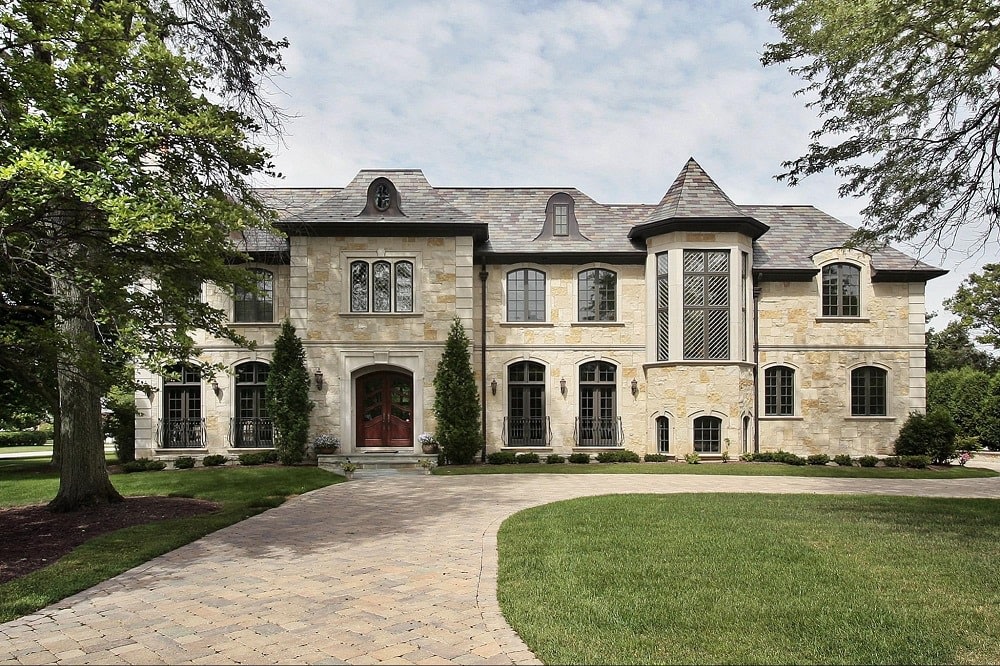 The front entrance of a pristine and spacious house, reflecting a clean and inviting atmosphere.