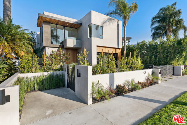 428 N La Jolla Ave