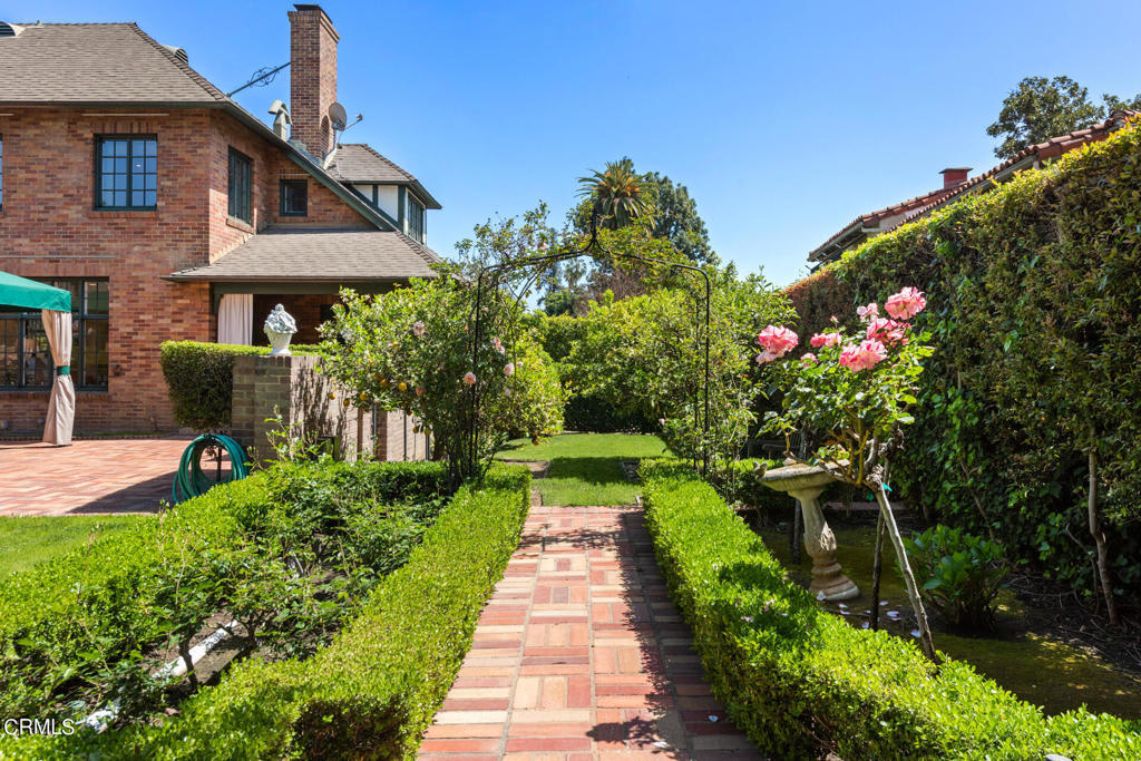 The Charles H Prisk Craftsman in Pasadena