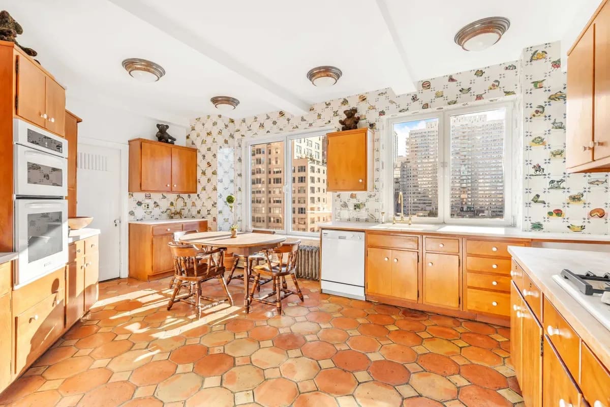 164 East 72nd Street, Unit 9/10C