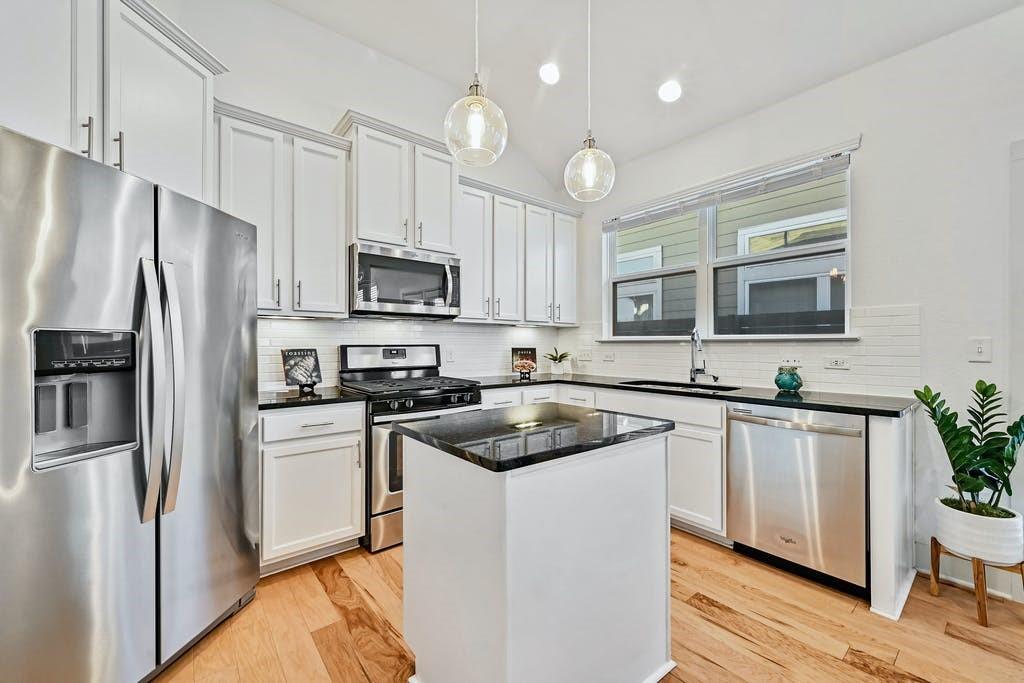 1412 Casa Dr