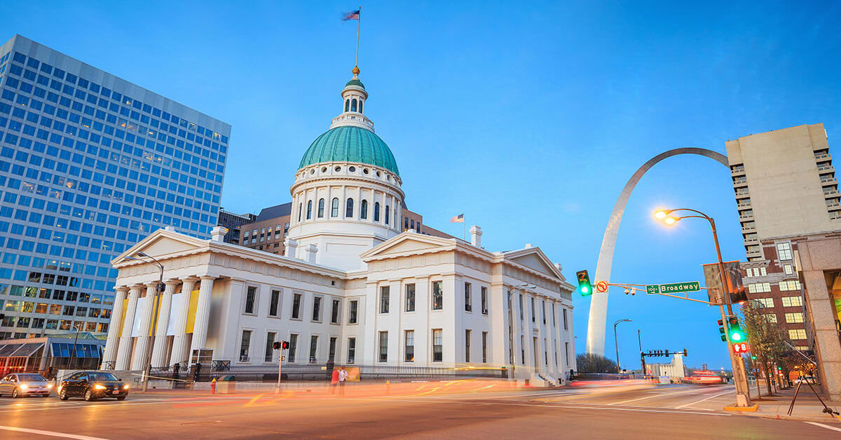 THE ULTIMATE ST. LOUIS GUIDE