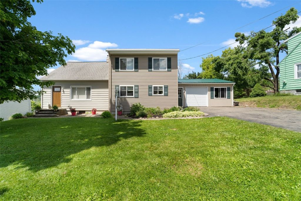 Lynne Stanford Vestal, NY Real Estate Agent