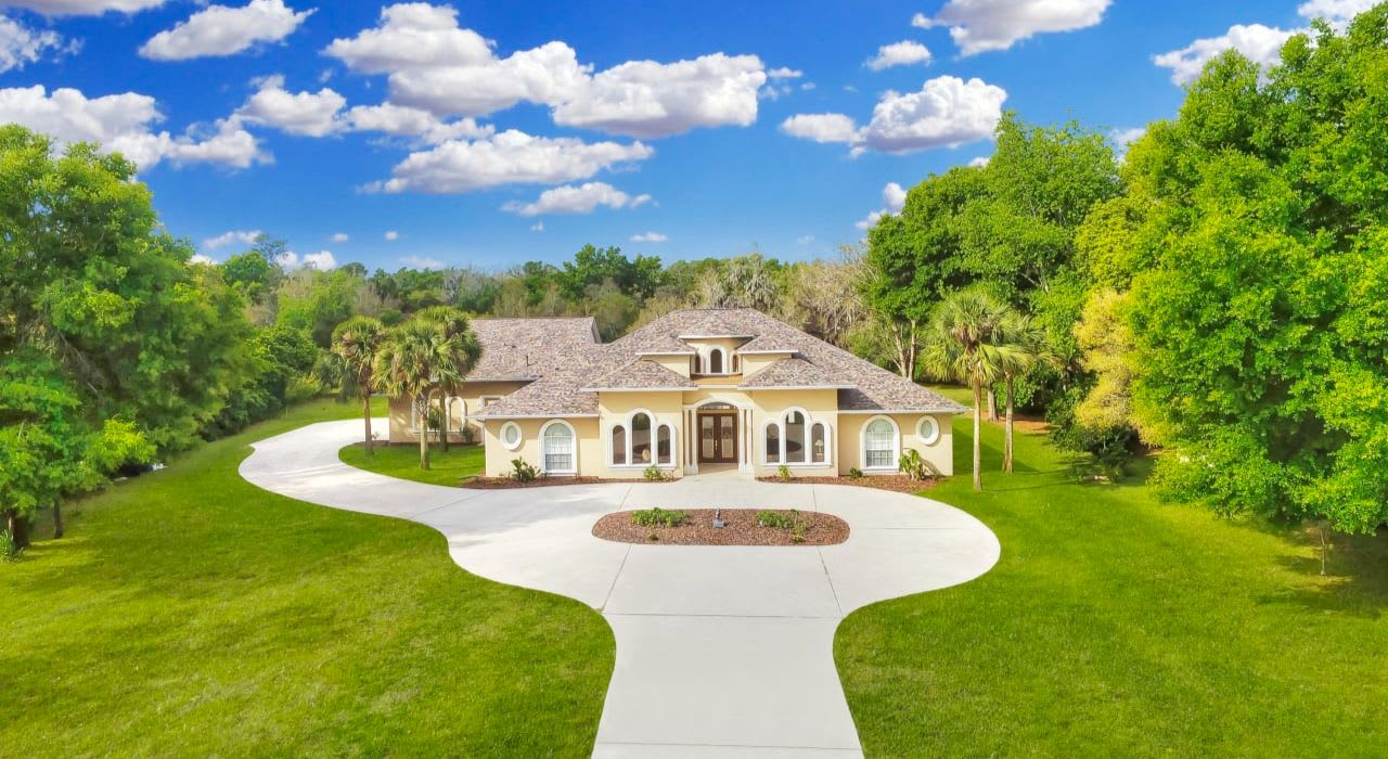 Homes for Sale in Bloomingdale, FL