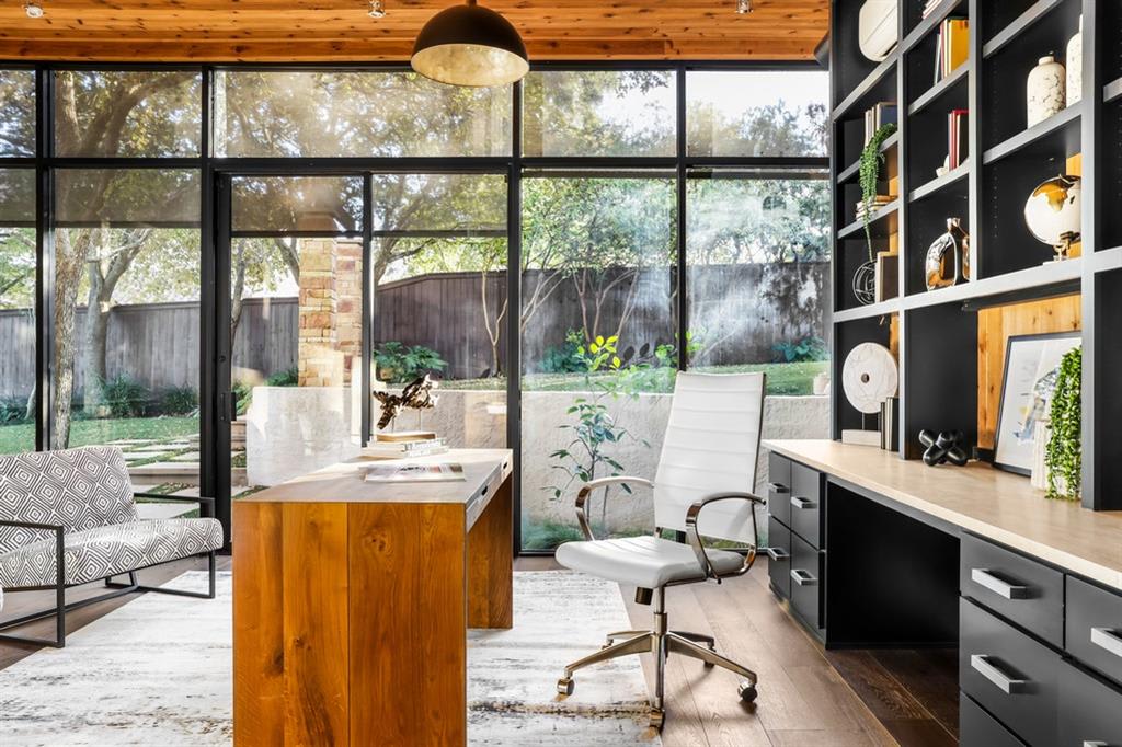 1807 Mount Larson Rd