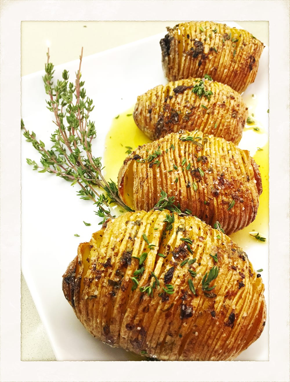 How To Make Hasselback Potatoes (Creamy and Crispy)